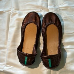 Tieks limited edition Raspberry Truffle flats Size 6